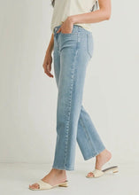 Load image into Gallery viewer, Just Black Stretchy Straight Jean
